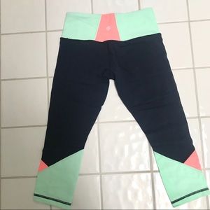 Lululemon cropped workout pants.